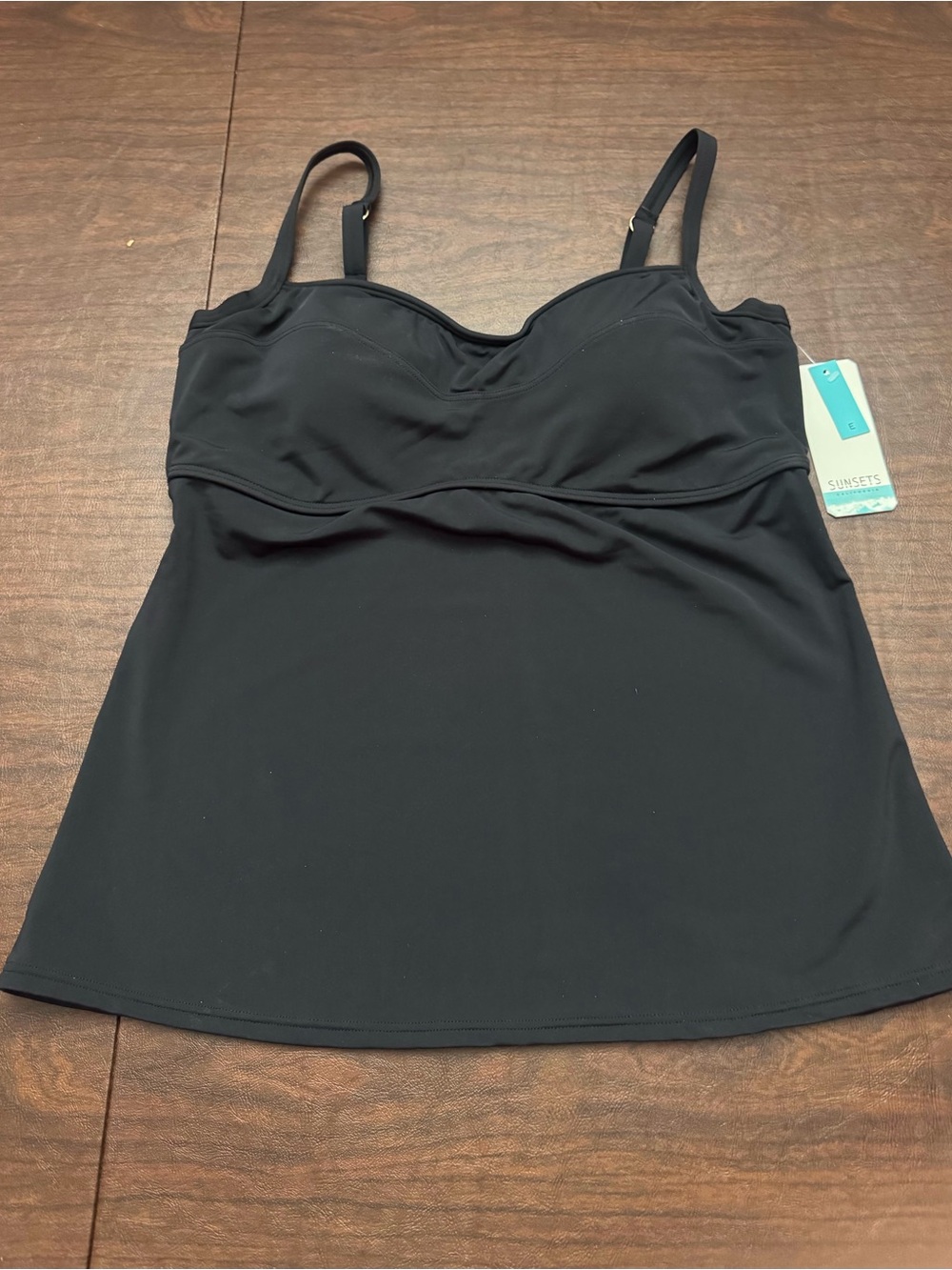 Sunsets Sofia Black Tankini Bra sized E NWT Measures 15 1/2” underboob.